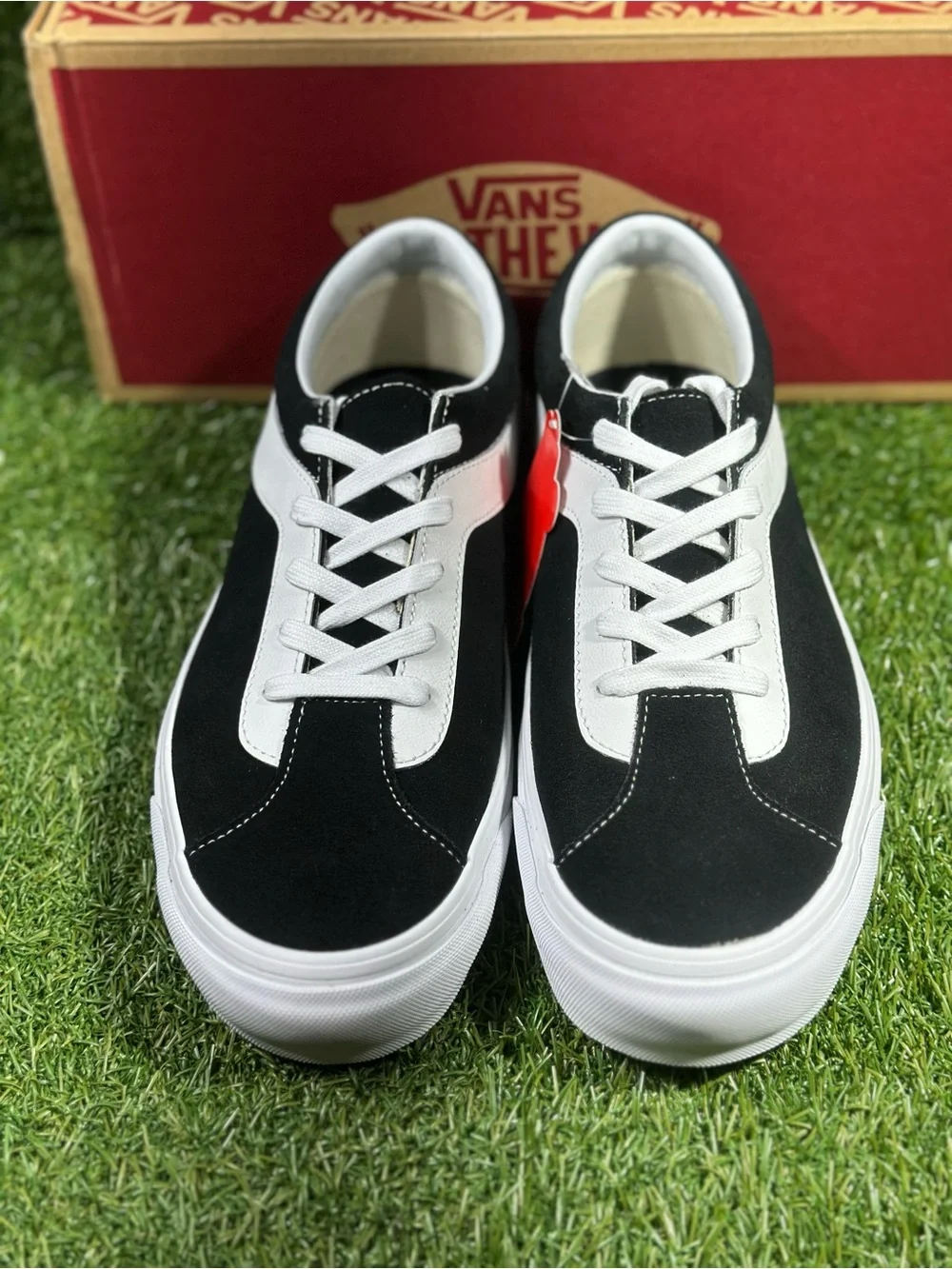 Vans Bold Ni Black and White Low-Top Sneakers, Men’s 10, VN0A3WLPOS7